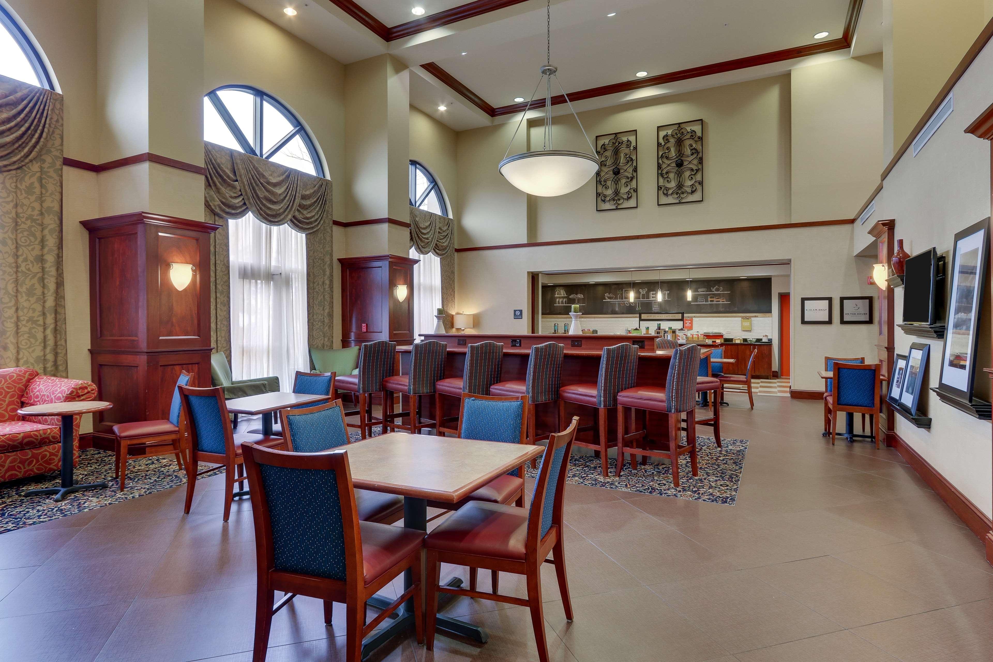 Hampton Inn & Suites Indianapolis-Airport Exterior foto