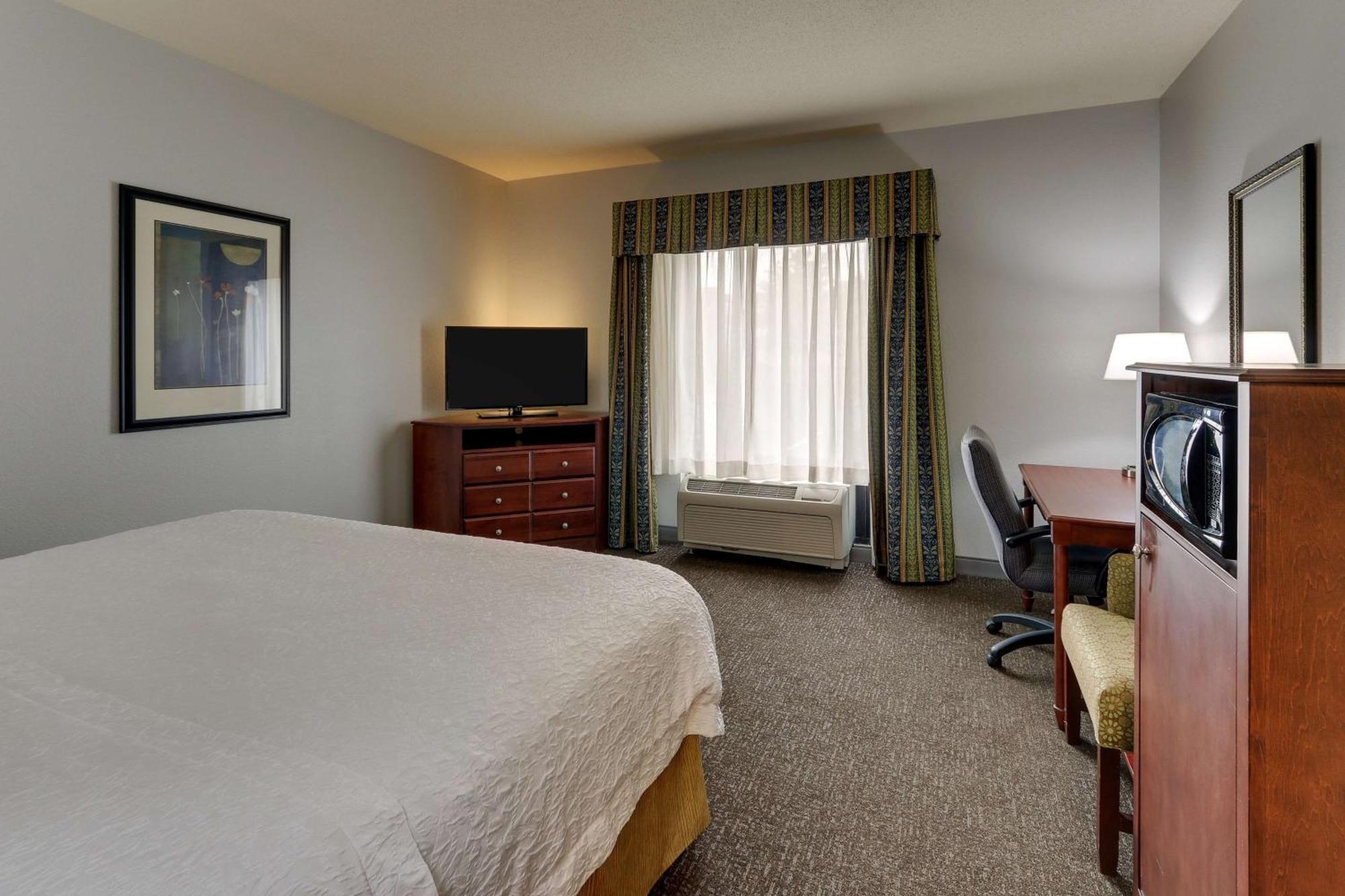 Hampton Inn & Suites Indianapolis-Airport Exterior foto