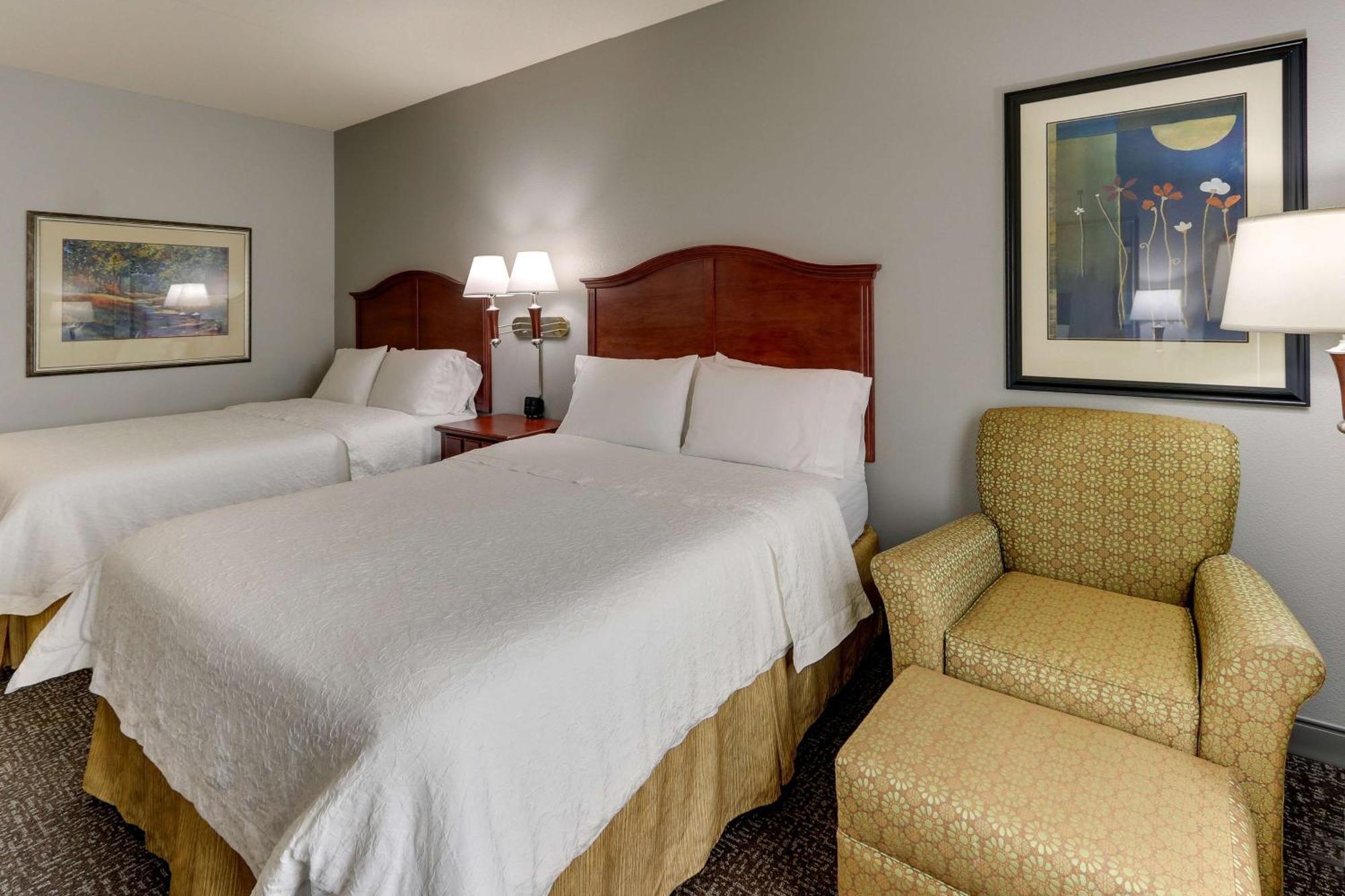 Hampton Inn & Suites Indianapolis-Airport Exterior foto